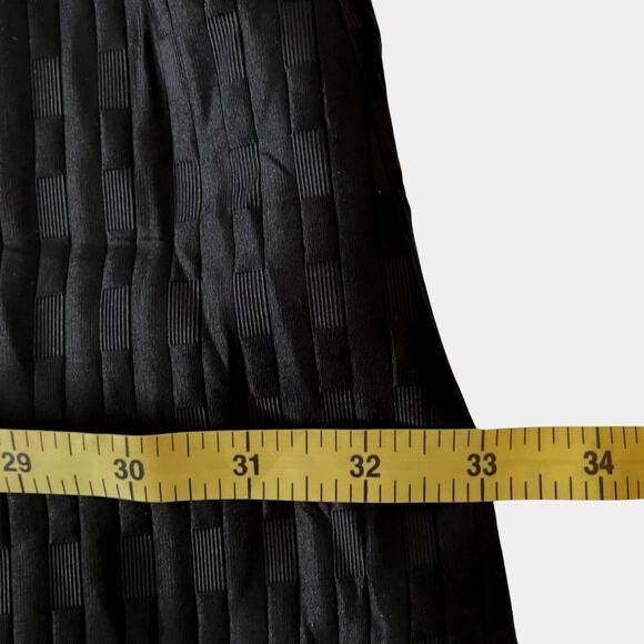 Vtg Women's Black Geometric Quilted Button Front Mid Length Coat - Plus 3X - Picture 5 of 9